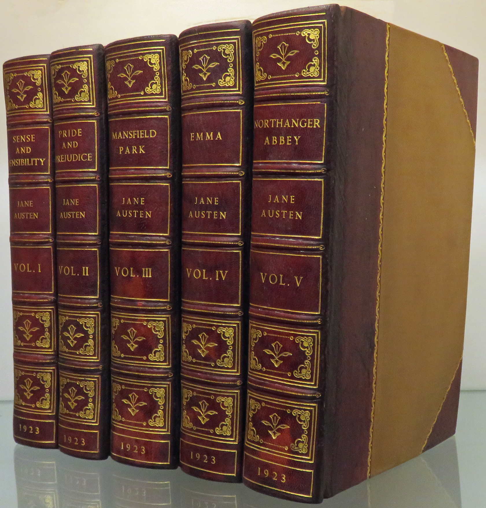The Novels Of Jane Austen In Five Volumes 