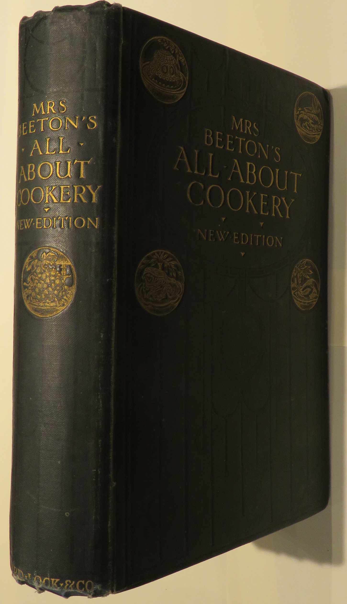 Mrs Beeton's All About Cookery New Edition 1907